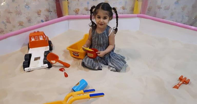 تجهیز خانه بازی قلعه آبنباتی ها شهر سیرجان